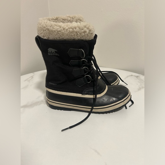 Sorel Boots! - Picture 1 of 5